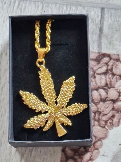 New old stock of costume Pendant Necklaces PRICE IS FOR 1 ONLY, Postage Available or Collection., Ideal for Dress Up, Stage, movies, Plays or Photos,