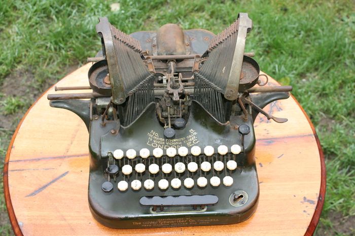 Oliver London Green Typewriter / Old and Industrial Deco / Vintage Decoration/ Teen Bedroom and Office / Museum Collection