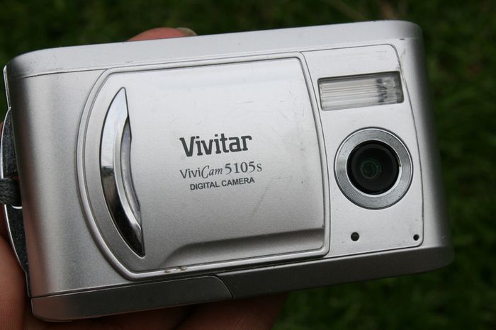 Vivitar ViviCam 5105s 5.0 MP Digital Camera
