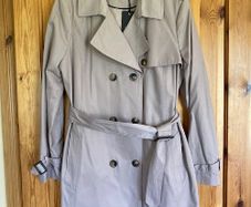 Ladies Mac. Stone colour. Size 14/EUR 42. New