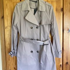 Ladies Mac. Stone colour. Size 14/EUR 42. New