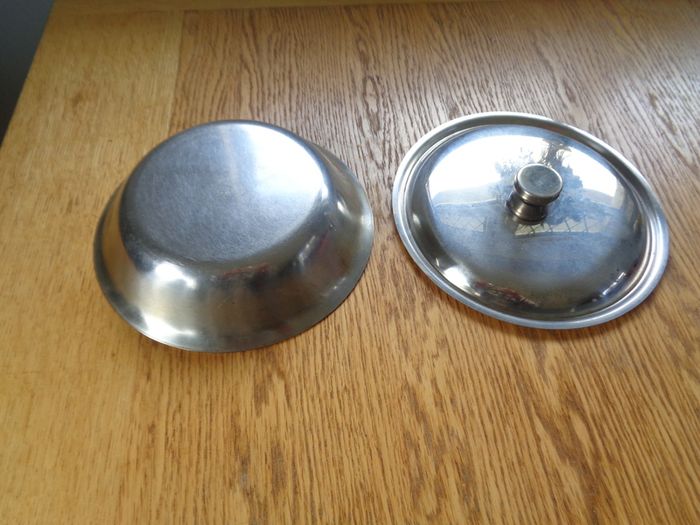 Stainless steel Bowl with Lid for Sale