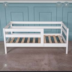 Toddler kid bed