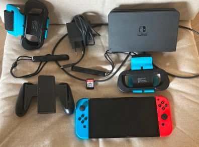 Nintendo Switch OLED + Super Mario Party + Accessories