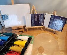 Mini Easels, Canvases & Acrylic Paint Set