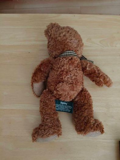 vintage brown teddy bear named Ripley produced by Russ Berrie & Co. in 2003.