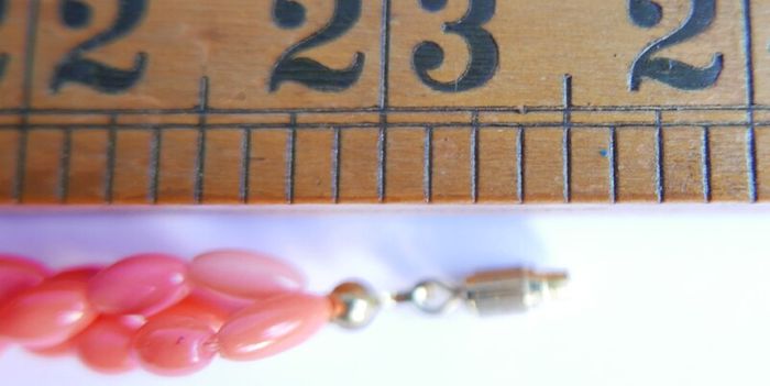 Vintage Red and Black Corals length 23,5"
