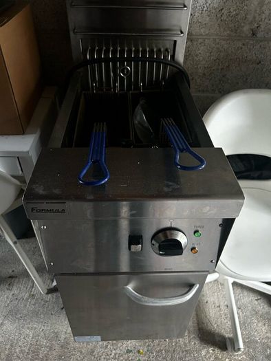 Twin tank commercial fryer electric 2  10L