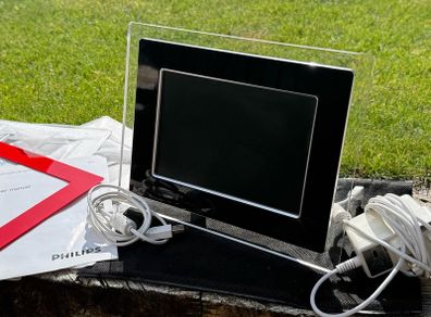 Philips 9FF2 9" Digital Photo Display - Modular Architectural Frame with Local Storage