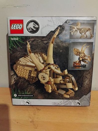 lego 76969 Dinosaur Fossils: Triceratops Skull