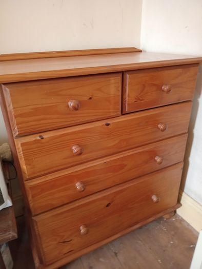 Chest of drawers