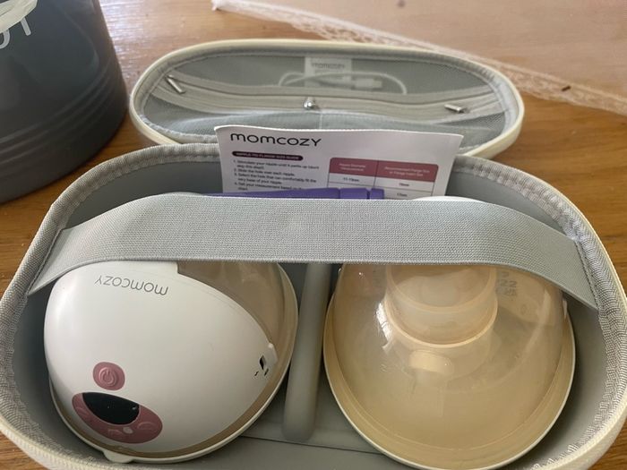 Momcozy wearable breast pump