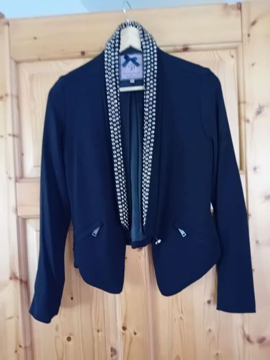 ladies blazer. size small black tux-style