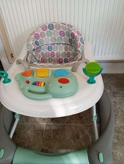 baby's walker