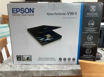 Epson Perfection V39 II Photo and Document Scanner
