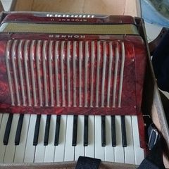 Piano accordian