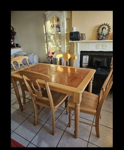 Vintage style dining table - no chairs