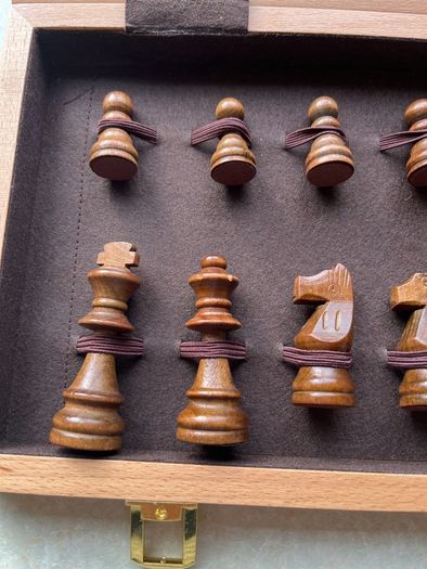 Gokl quality Wooden box Chess Set as New