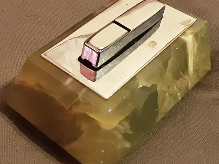 Green onyx table lighter