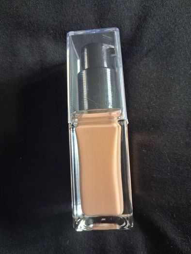 Max Factor Healthy Skin Harmony Liquid Foundation With SPF - Shade - 80 Bronze - Size - 30ml - RRP - 16.95
