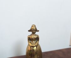 Brass bell dutch maiden