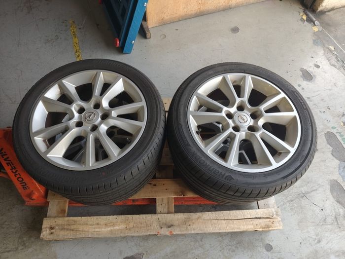 Opel astra  17"alloys wheels for sale
