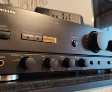 Technics SU-VX620 Amplifier. Genuine Remote. Like new! Cleaned.