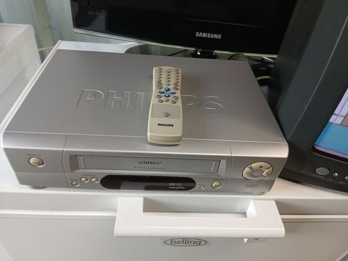 Phillips vhs player with remote