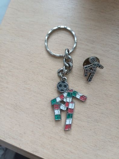 90s Italian world cup Keyring and tie pin