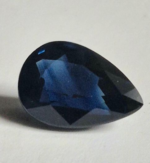 Blue Sapphire. Natural, no treatment. Over 3 carats in weight. Would look amazing in a gold ring.