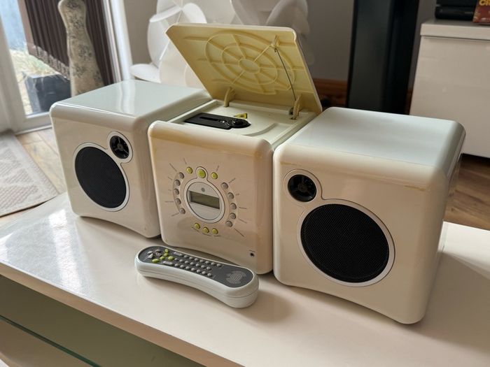 Ministry of Sound MOSMC017 Cube Micro CD System Stereo Radio + Remote
