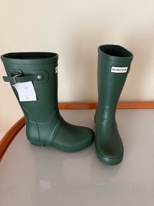 New with tags childrens Hunters Wellingtons  size UK 2 EU 34