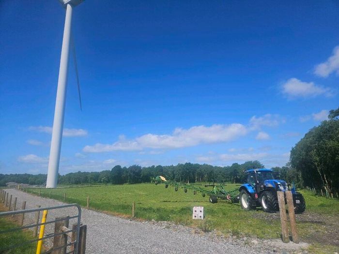 Tedding.Hay.Hay.hayJuly all day drying fast