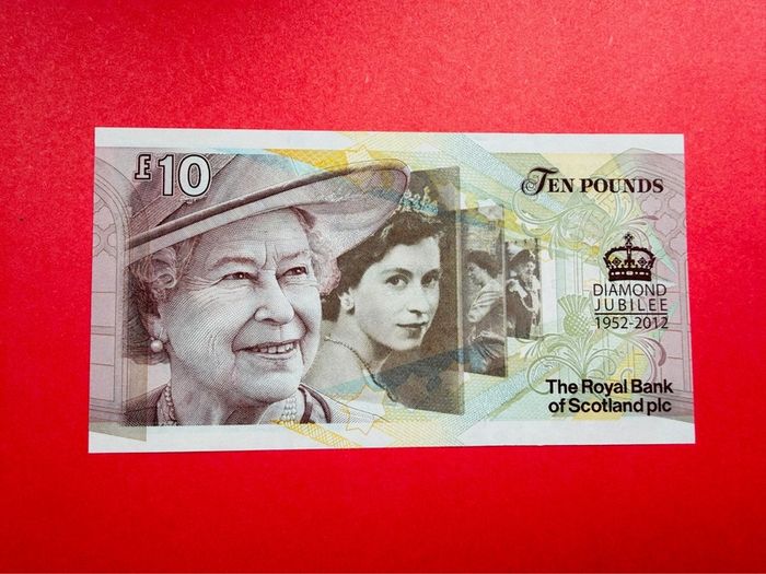 Royal Bank Of Scotland   10 Pounds   1952 - 2012  Diamond Jubilee. Scarce  ( Uncirculated )