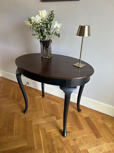 End table / hall table