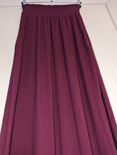 Perfect for Summer. gorgeous maxi skirt with side slits from H&M. Could also be worn as a strapless dress