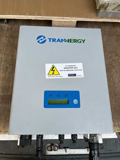 4 x 270 Watt Solar Panels + inverter