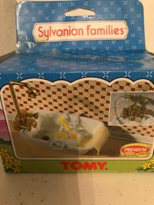 Rare Vintage Sylvanian Ceramic Bath and Shower Set