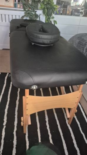 massage table