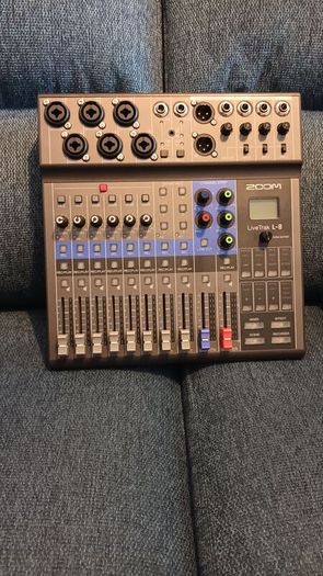 Zoom L-8 LiveTrak & Thomann carrying bag