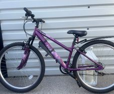 Kids / Ladies Apollo Jewel Mountain Bike (as New)