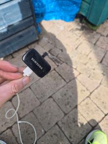 Samsung Fast Charger + USB-C Cable