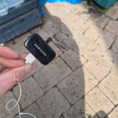 Samsung Fast Charger + USB-C Cable