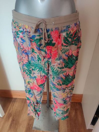 M&S Collection floral linen pants size UK14 Regular EU42 Regular Postage included