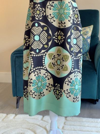 Beautiful Ladies 100% Silk Dress from Phase
