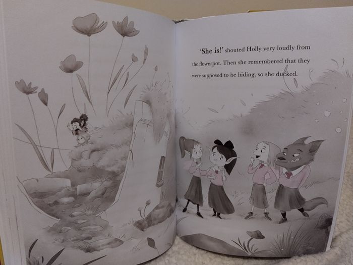 The Friendship Fairies Go To School By Lucy Kennedy, HARDBACK