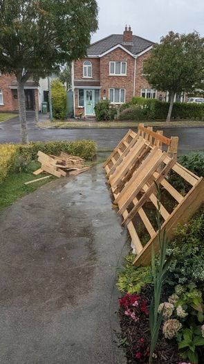Pallets and woods free to take