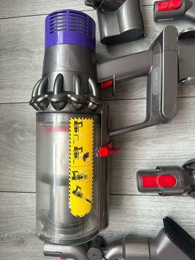 Dyson V10 Vacuum Cleaner