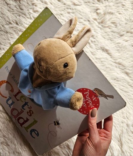 Peter Rabbit Let's Cuddle Big Puppet Play Book