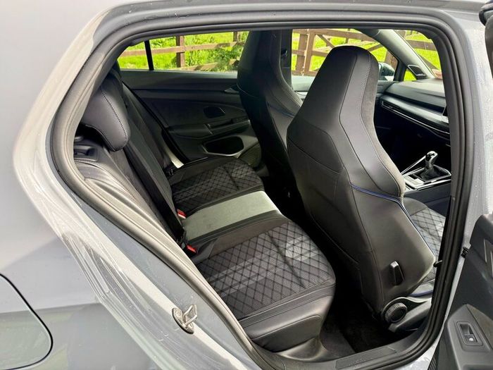 2025 VW Golf 8 R-Line Black Edition 1.5 TSI 150hp